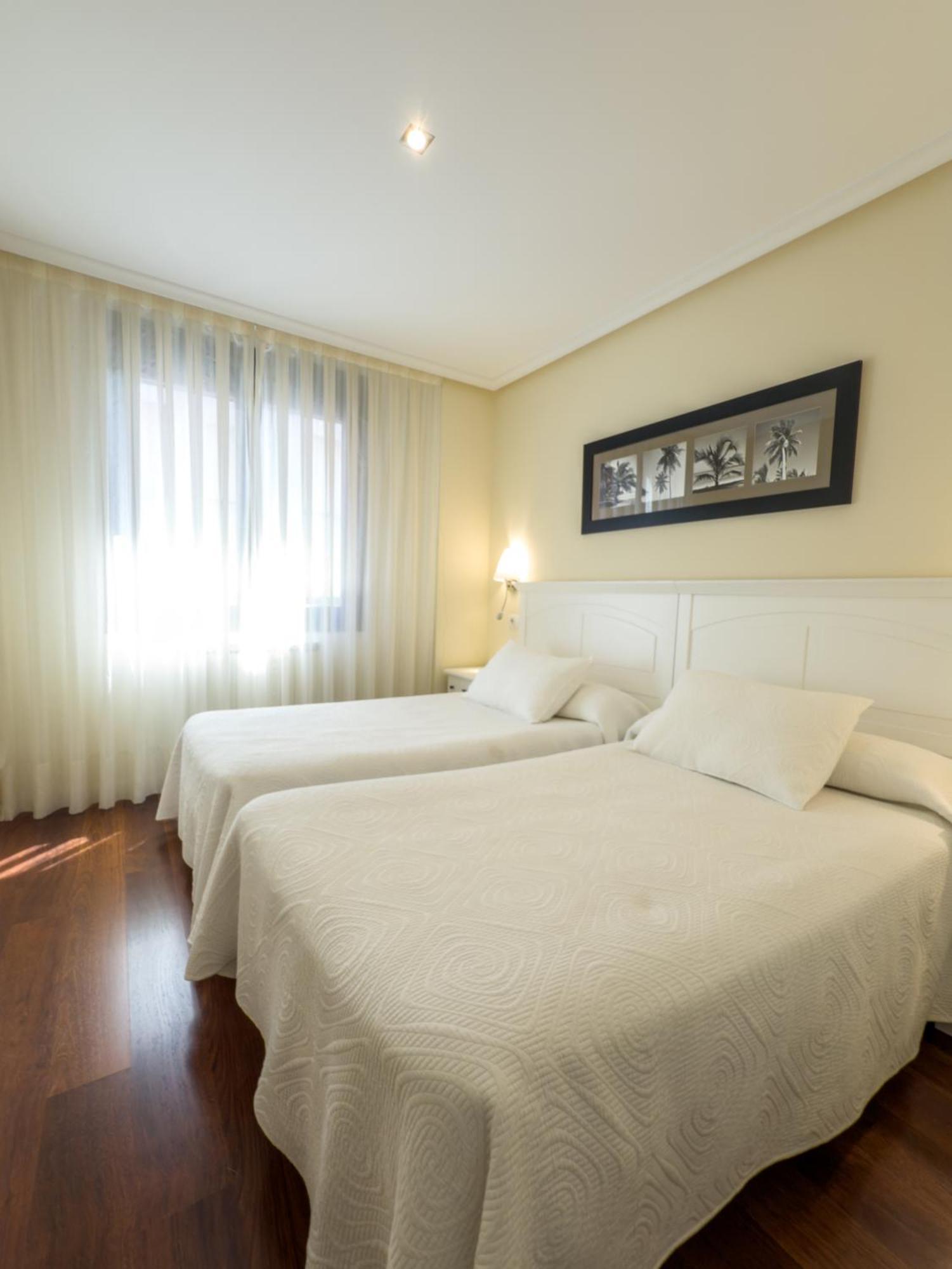 Apartamentos Verdemar Llanes Zewnętrze zdjęcie